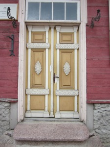 I have an obsession with all the beautiful doors here